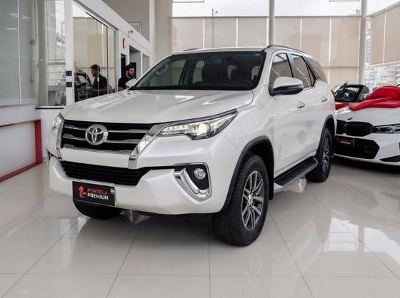 TOYOTA HILUX SW4 2.8 SRX 4X4 16V TURBO INTERCOOLER DIESEL 4P AUTOMÁTICO